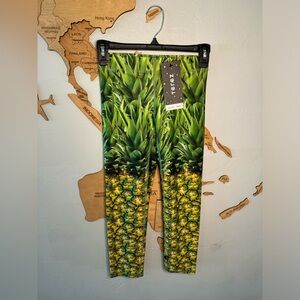 There's leggings knee length XS